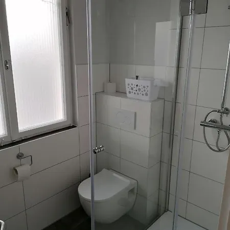 Stein, Monteurwohnung, 5 Grosse Einzelzimmer, Doppelzimmer, Uebernachtung Bis 8 Personen Moeglich 오흐린겐