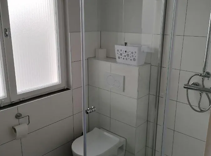 Stein, Monteurwohnung, 5 Grosse Einzelzimmer, Doppelzimmer, Uebernachtung Bis 8 Personen Moeglich Öhringen