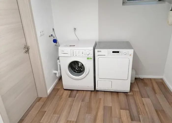 Nyaraló Stein, Monteurwohnung, 5 Grosse Einzelzimmer, Doppelzimmer, Uebernachtung Bis 8 Personen Moeglich